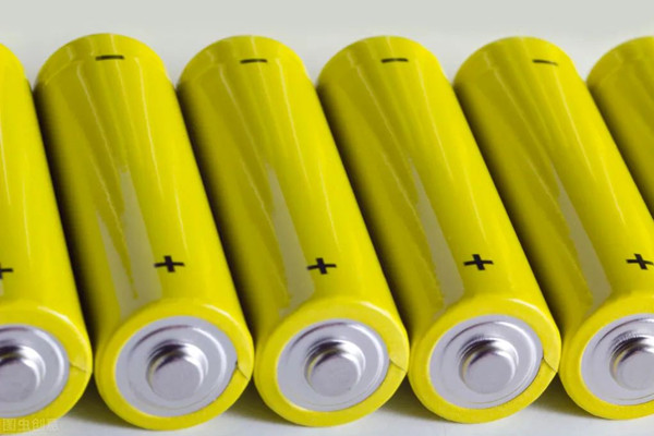 磷酸铁锂电池和三元锂电池哪个好(磷酸铁锂